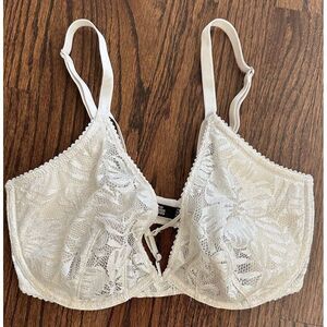 Victorias Secret Very Sexy‎ Ivory Metallic Unlined Plunge Bra Size 32DDD